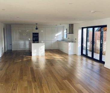 4 bedroom detached house to rent - Photo 1