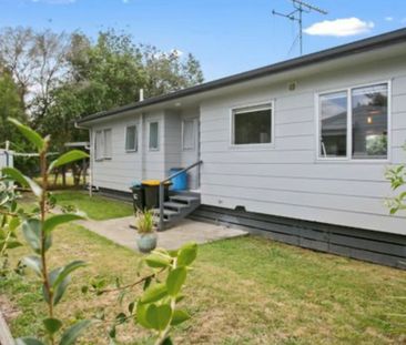 Leamington - 3 Bedrooms - Photo 3