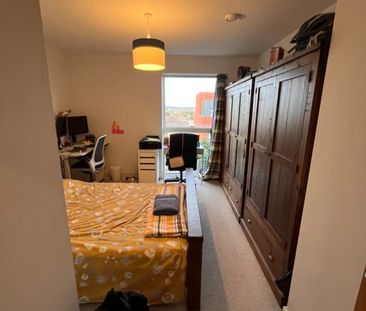 2 Bed Flat, Lyon Road, HA1 - Photo 3