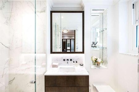 Prince Of Wales Terrace, Kensington, London, W8 - Photo 3