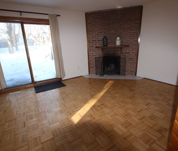 For Lease - 22 Springhead Gardens, Richmond Hill, Ontario - Photo 4