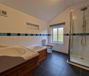 2 bedroom terraced house to rent - Photo 4