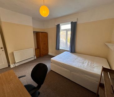 Ratcliffe Street, Burton Stone Lane - P2108 - Photo 3