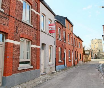 Gerenoveerde woning met 2 slaapkamers, berging en terras te Tongeren - Foto 1