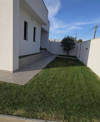 Vila P+1 de inchiriat LAZU - Photo 1