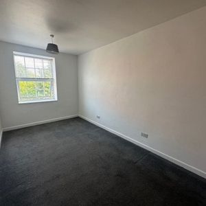 Room 2, Nottingham, NG17 - Photo 3
