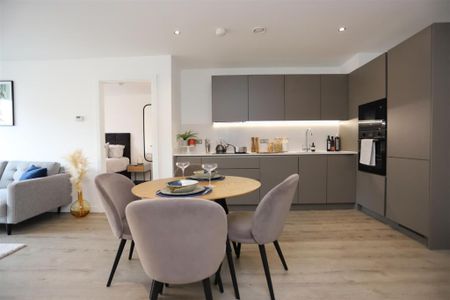 3 bedroom flat to rent - Photo 3