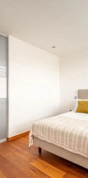 2 bedroom flat in 116 Bayham Street - Photo 1