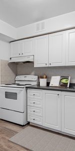 569 Sheppard Avenue West - Photo 3