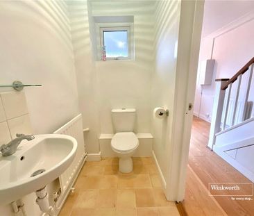 3 bedroom end of terrace house to rent - Photo 4