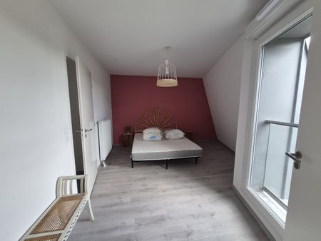 Location Appartement 3 pièces 70m² LILLE 59000 - Photo 3