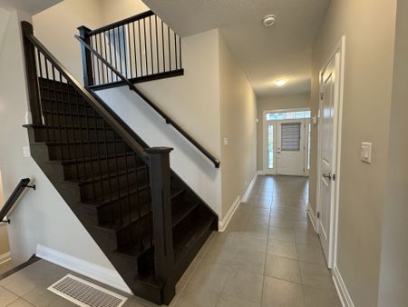 For Lease - 14 Sportsman Hill Street Unit# Upper Level, Kitchener, Ontario - Photo 5