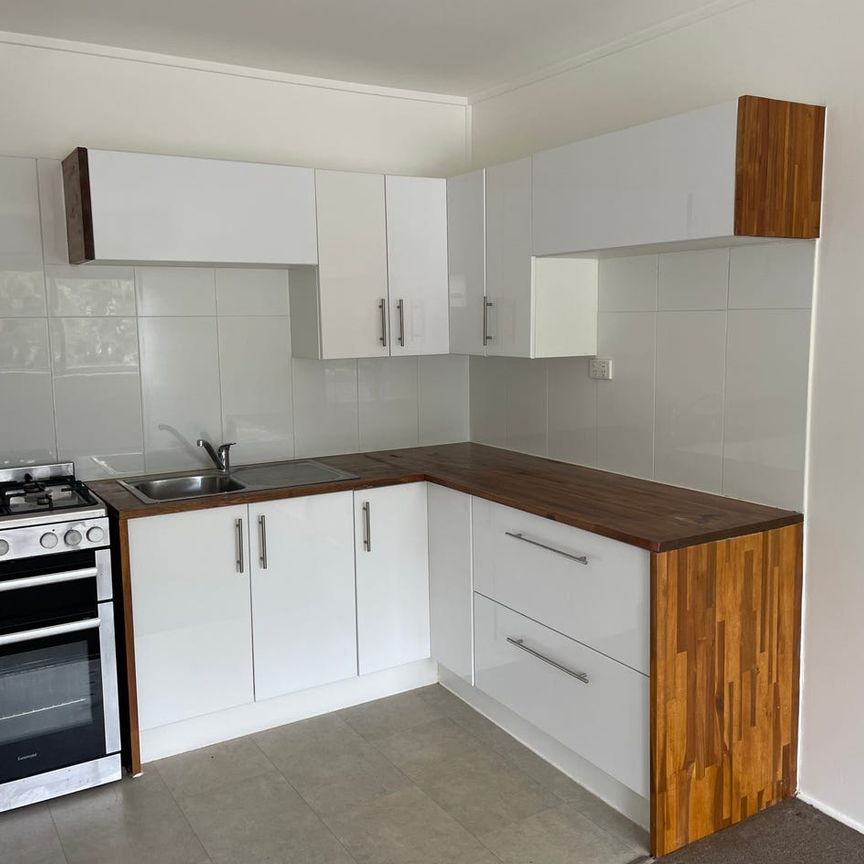 Spacious unit in the heart of Nundah - Photo 1