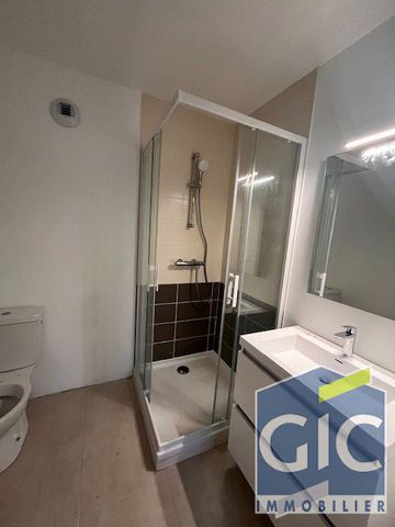 Location Appartement 2 pièces 47m² - Photo 5