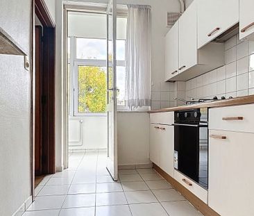 Appartement te huur in Laken voor € 920 met 2 slaapkamers - Foto 2
