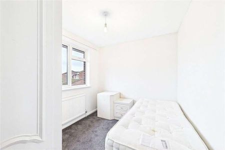 Hawkesbury Drive, Calcot, Reading, Berkshire, RG31 - Photo 5