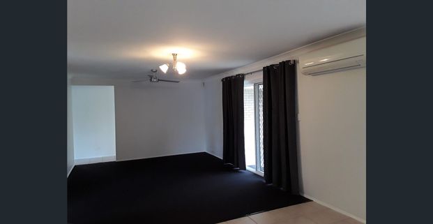 4 BEDROOM AIR CONDITIONED LOWSET IN PERFECT CALAMVALE LOCATION - Photo 1