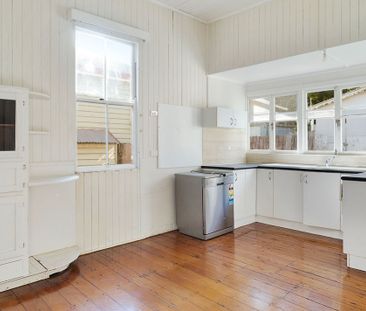 CHARMING THREE BEDROOM HOME IN MT LOFTY - Photo 1