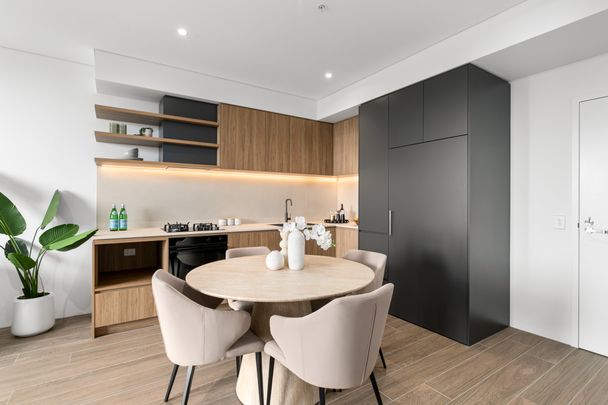 Apartment with 2 bedrooms, 2 bathrooms & parking for 1 car - Photo 1