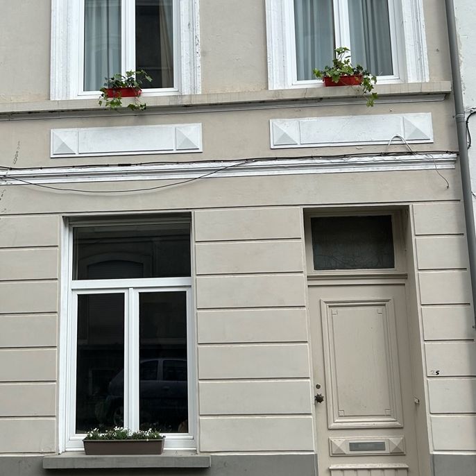 Kamer beschikbaar in huis te delen met student van 22 jaar - Photo 1