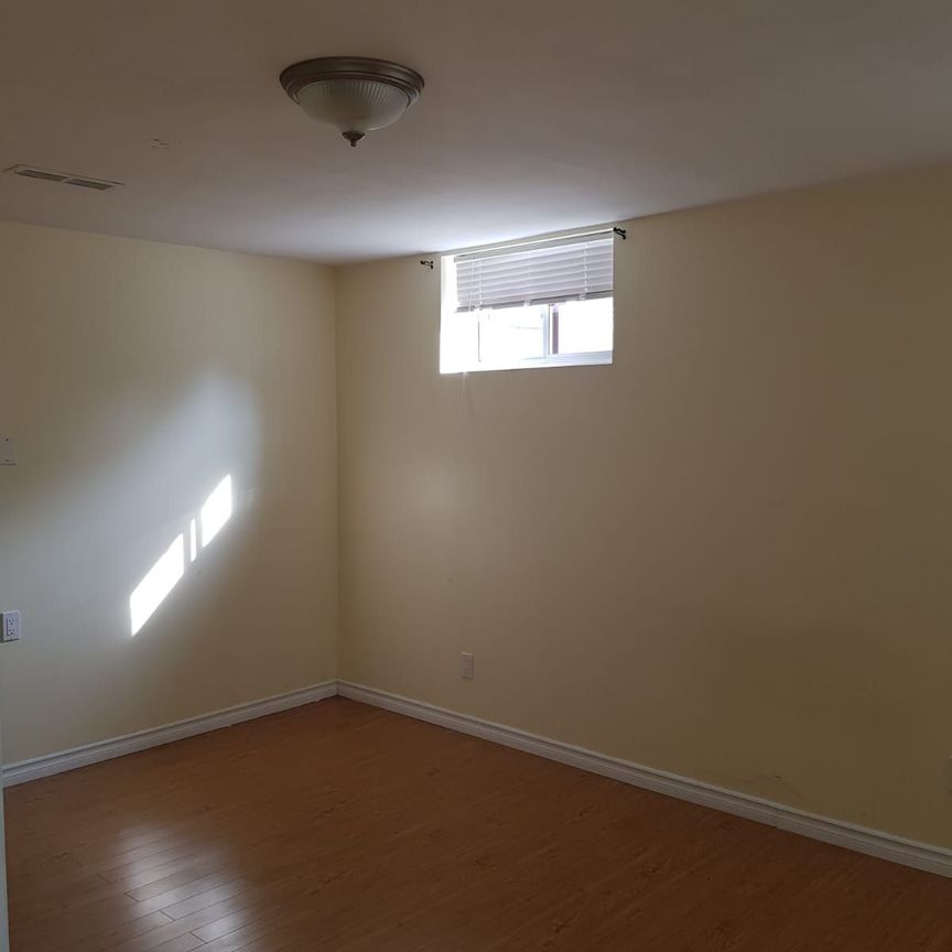 For Lease - 1502 Banwell Road, Mississauga, Ontario - Photo 1