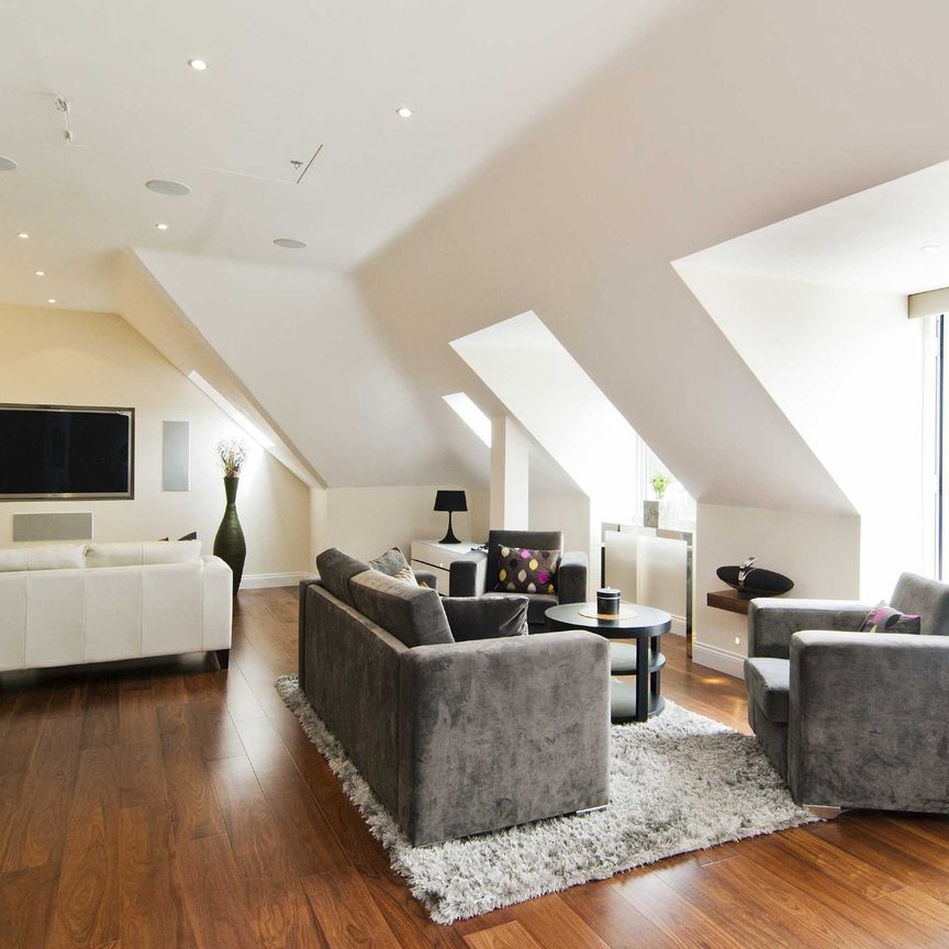 The Ridgeway, Potters Bar - Photo 1