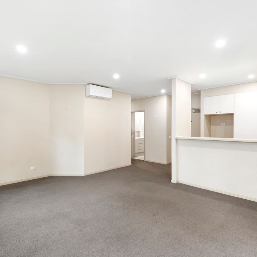 6/4 Graham Street, Port Melbourne VIC 3207 - Apartment For Rent | Domain - Photo 1