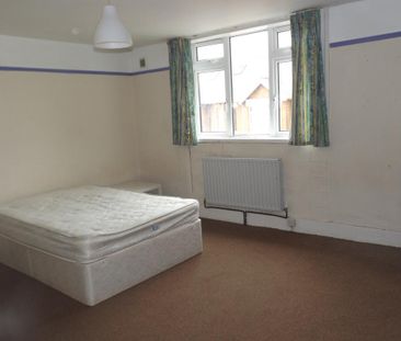 5 bedroom house to rent - Photo 2