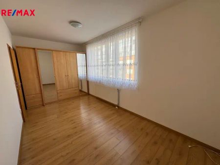 Byt 2+kk/balkon/sklep k dlouhodobému užívání - Fotografie 4