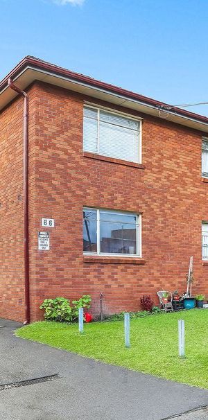SPACIOUS UNIT IN PRIME LOCATION! - Open For Inspection On Wednesday 8th October At 4:45pm - Photo 1