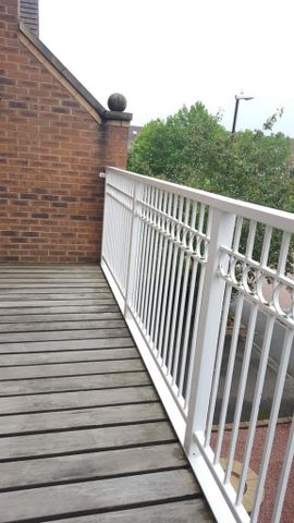 1 bedroom in a house share to rent - Photo 5