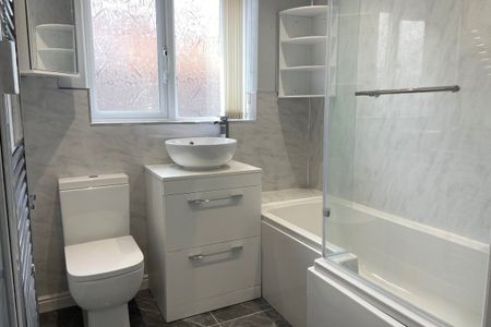 Rayton Court - Photo 4