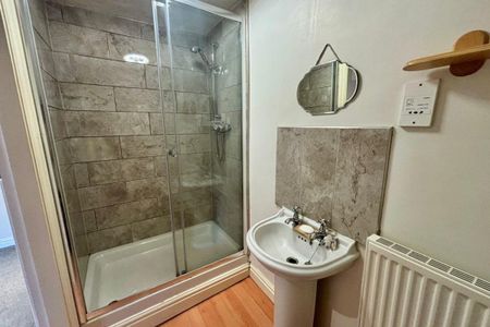 Winsford, Darnhall - Photo 3