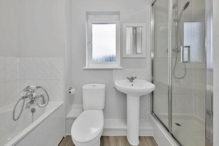 2 bedroom coach house to rent - Photo 3