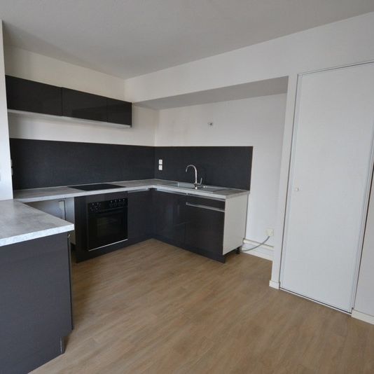 Location Appartement 3 pièces 64m² ST SEBASTIEN SUR LOIRE 44230 - Photo 1