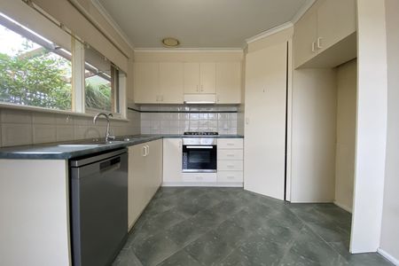 154 Broadhurst Avenue, Reservoir VIC 3073 - Photo 4