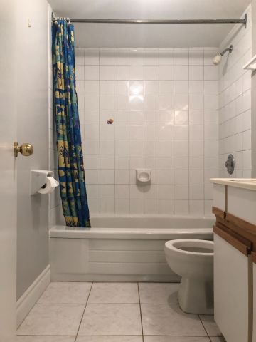 For Lease - 465 Sutherland Drive, Toronto, Ontario - Photo 3