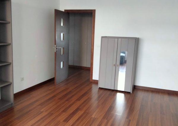 Apartamento T1 luminoso na Rua Henrique de Sousa Reis no Porto