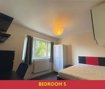 6 Bed Student Home - 15 Starle Close - Photo 6