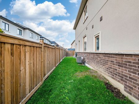 For Lease - 3 Doris Pawley Crescent, Caledon, Ontario - Photo 3