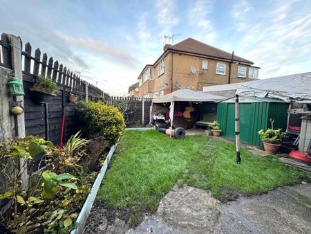 2 bedroom property to rent - Photo 4