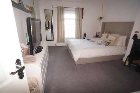 2 bedroom terraced house to rent - Photo 3