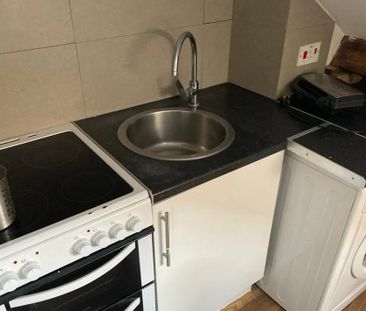 Studio to rent - Photo 3