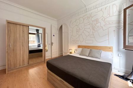 Carrer de Jonqueres, Barcelona, Catalonia 08003 - Photo 3