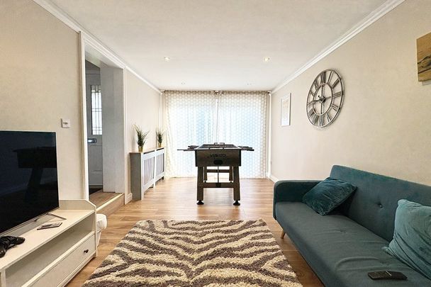 Ashlar Close - Photo 1