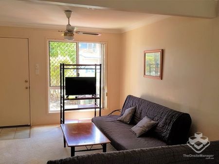 Now Vacant – Fully Furnished 3-Bedroom Townhouse with Pool in Prime Sunnybank Location - Photo 4