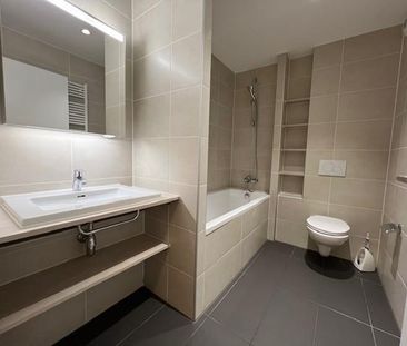 Bel appartement de 4 pièces situé au 2ème étage avec vu sur le Lac ... - Photo 5