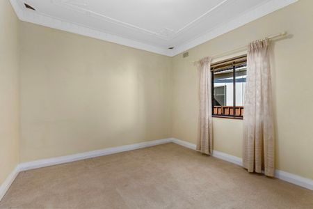 Full Brick Home & Granny Flat in Hurstville Public School Catchment - Photo 5