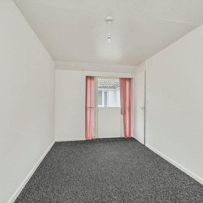 4 bedroom terraced house to rent - Photo 1