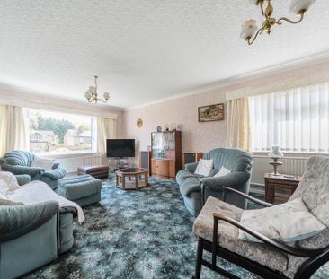 4 bedroom bungalow to rent - Photo 2